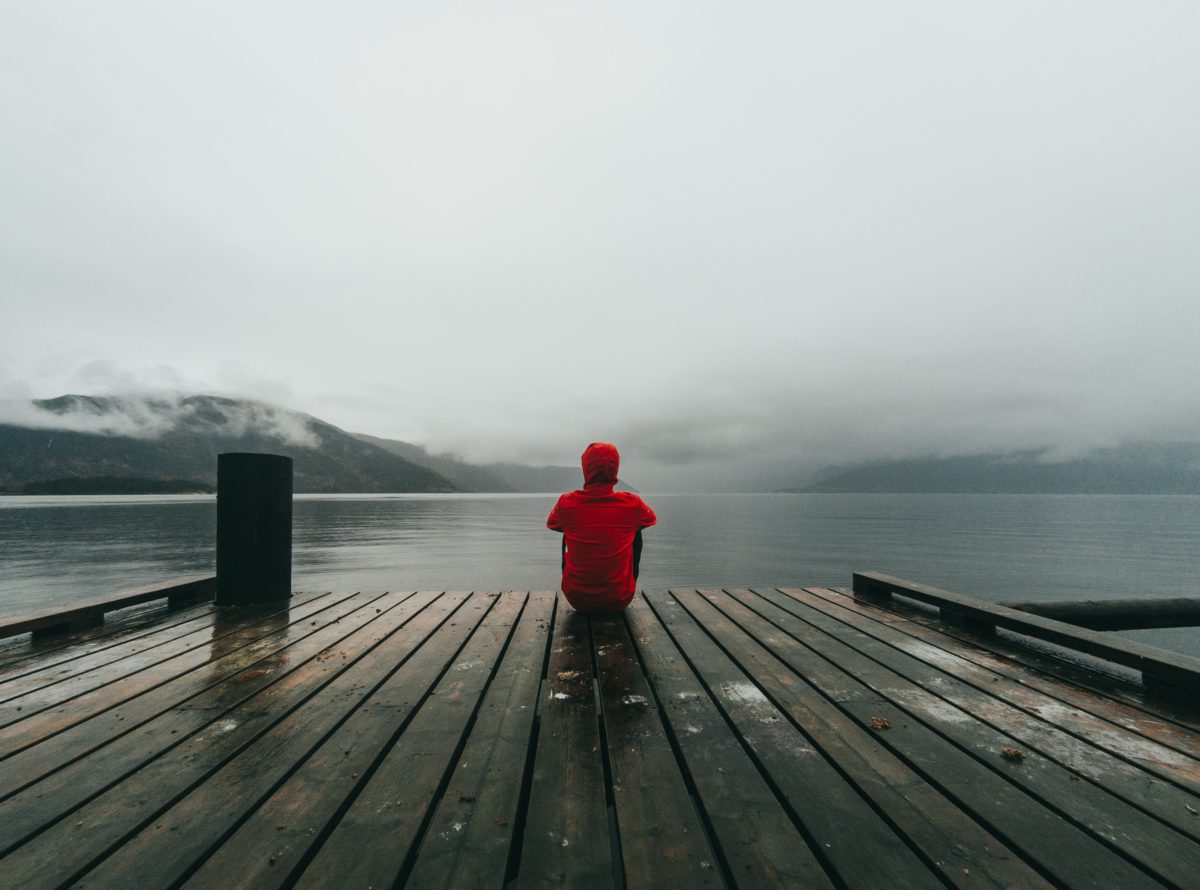 Czym jest samotność chroniczna i jak sobie z nią radzić?