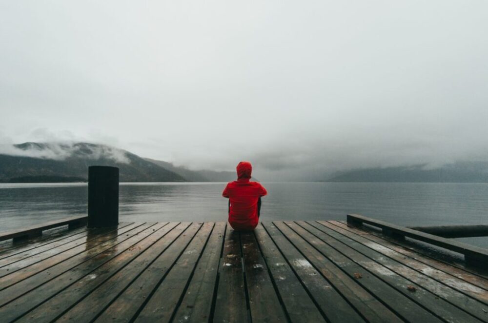 Czym jest samotność chroniczna i jak sobie z nią radzić?